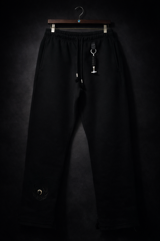 Distressed Distressed Black Hammer-Link Sweatpants